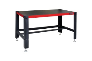 Munkaasztalok, satupadok