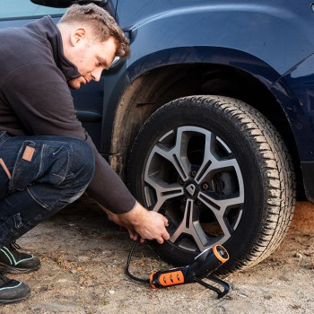 NEO TOOLS 99-130 akkus kompresszor multifunkciós lámpával, 2000mAh, 10bar, 800+400lm NEO TOOLS 99-130 akkus kompresszor multifunkciós lámpával, 2000mAh, 10bar, 800+400lm