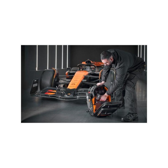 DEWALT/McLaren Görgős hátizsák fogantyúval DEWALT/McLaren Görgős hátizsák fogantyúval