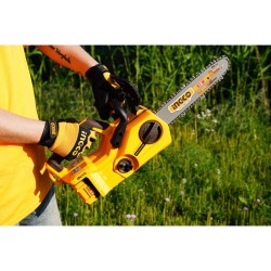 INGCO Akkus láncfűrész 300 mm szénkefe nélküli 20 V (2 x 4,0 Ah akku + töltő)