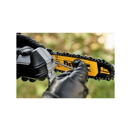 DEWALT Akkus magassági ágvágó 18 V (1 x 5,0 Ah akku + töltő) DCMPS567P1