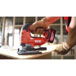 DCK Akkus dekopírfűrész 20 V szénkefe nélküli (akku és töltő nélkül)