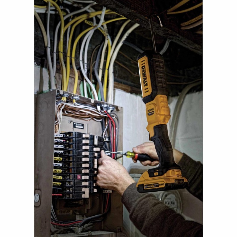 Szerelőlámpa, akkus 18V - akku nélkül - 225-450 Lm DeWalt