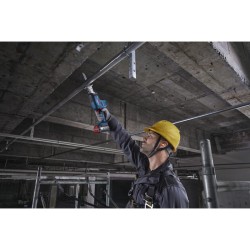 BOSCH Akkus kompakt szablyafűrész GSA 18V-24 ford. szabályzós (akku + töltő nélkül)