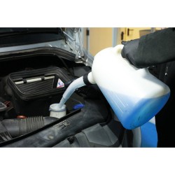 Mérőflakon, csőrös, flexibilis hosszabbítóval 5.0L - Laser (LAS-3842) Mérőflakon, csőrös, flexibilis hosszabbítóval 5.0L - Laser (LAS-3842)