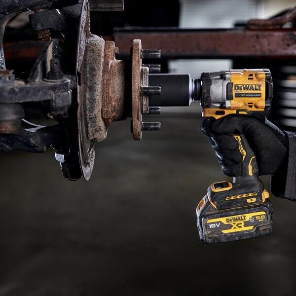 Ütvecsavarozó, akkus 18V 406 Nm 1/2" 2db 5.0Ah - DeWalt (DCF921P2G-QW)
