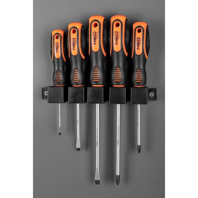 Csavarhúzó készlet, fali tartóval, 5db (04-192)