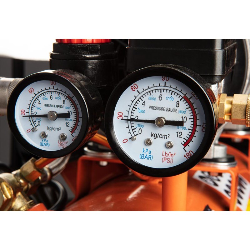 Kompresszor, 12L, extra csendes, kefementes motorral, olajmentes, 79(61)dB (12K020)