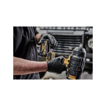 DEWALT Akkus ütvecsavarozó 18 V szénkefe nélküli (2 x 5 Ah + töltő) DCF900P2G (DCF900P2G-QW)