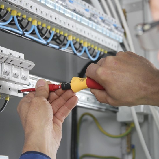 Nyomaték csavarhúzó készlet VDE szigetelt 1000V 13 db-os 0,8-5 Nm 40674(2872T13) Nyomaték csavarhúzó készlet VDE szigetelt 1000V 13 db-os 0,8-5 Nm 40674(2872T13)