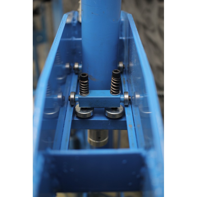 KB Global T61222 hidraulikus‑pneumatikus műhelyprés – 20 t, manométeres KB Global T61222 hidraulikus‑pneumatikus műhelyprés – 20 t, manométeres